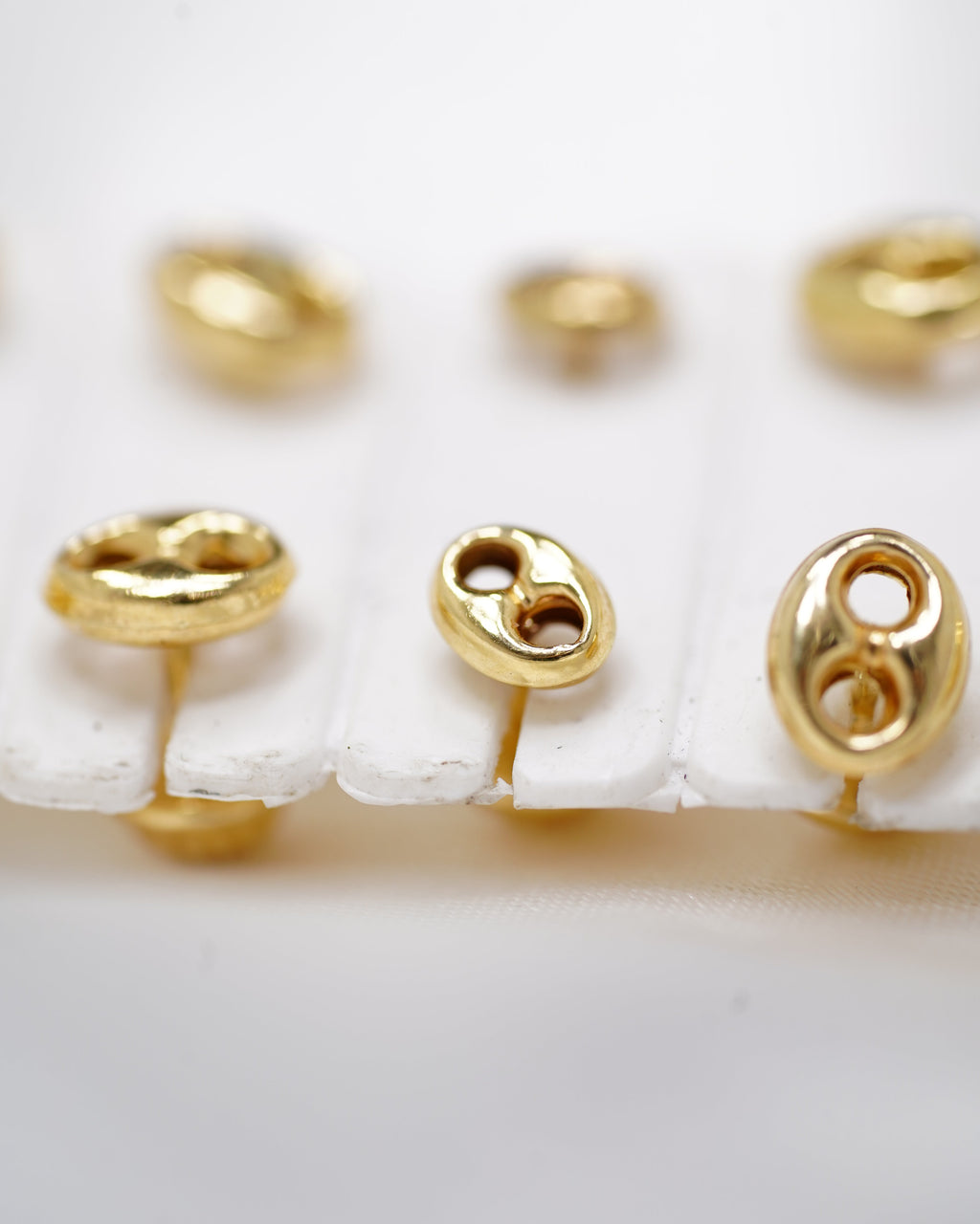 Topos Gucci en Oro 18K: Un Diseño Moderno que Nunca Pasa de Moda