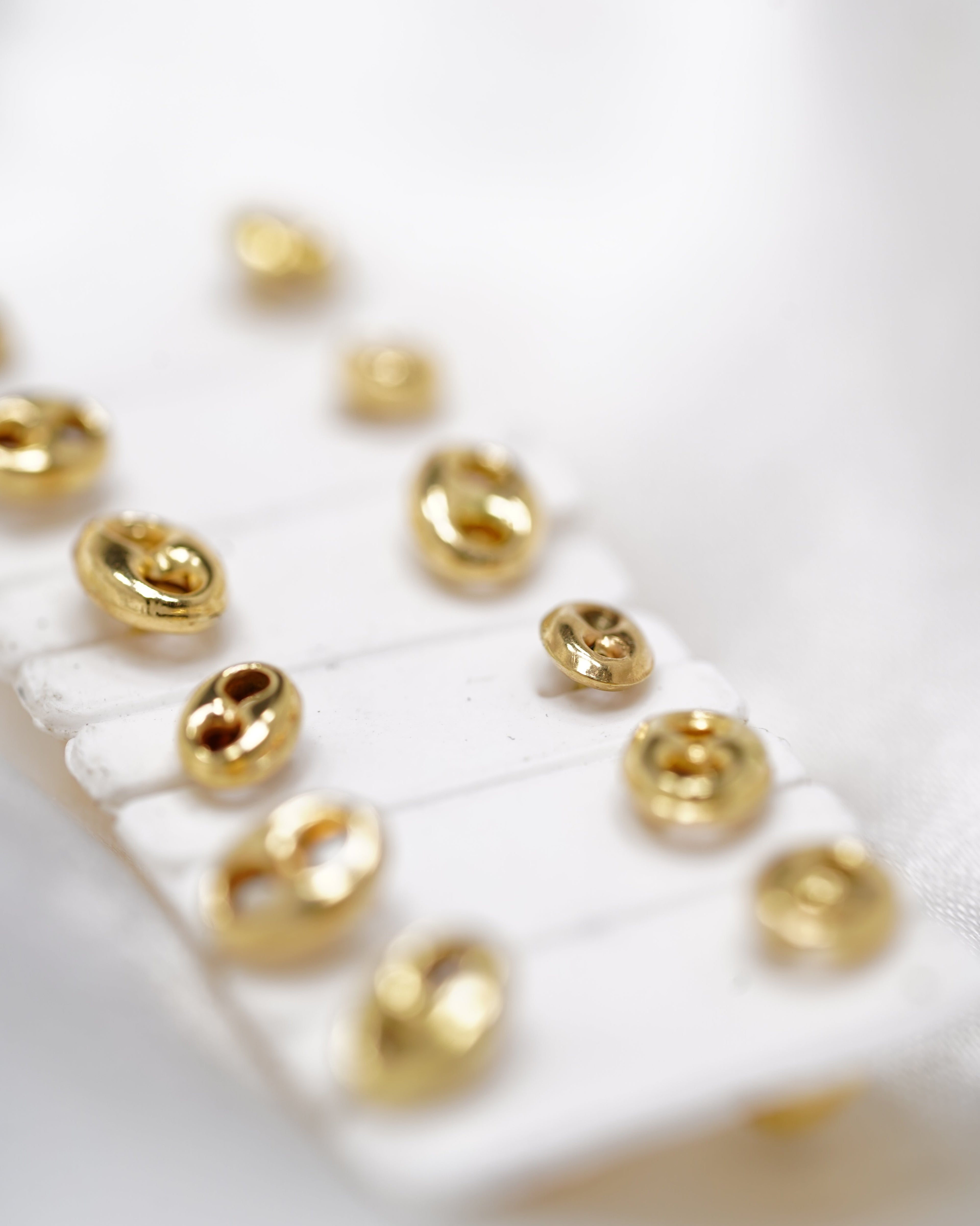 Topos Gucci en Oro 18K: Un Diseño Moderno que Nunca Pasa de Moda