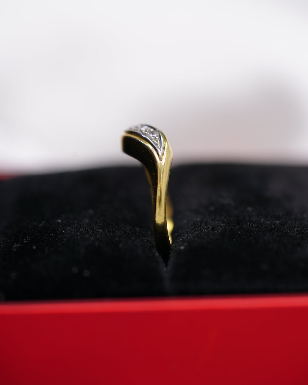 Anillo para Dama con Diamante Natural de 0.09 P en Oro 18K