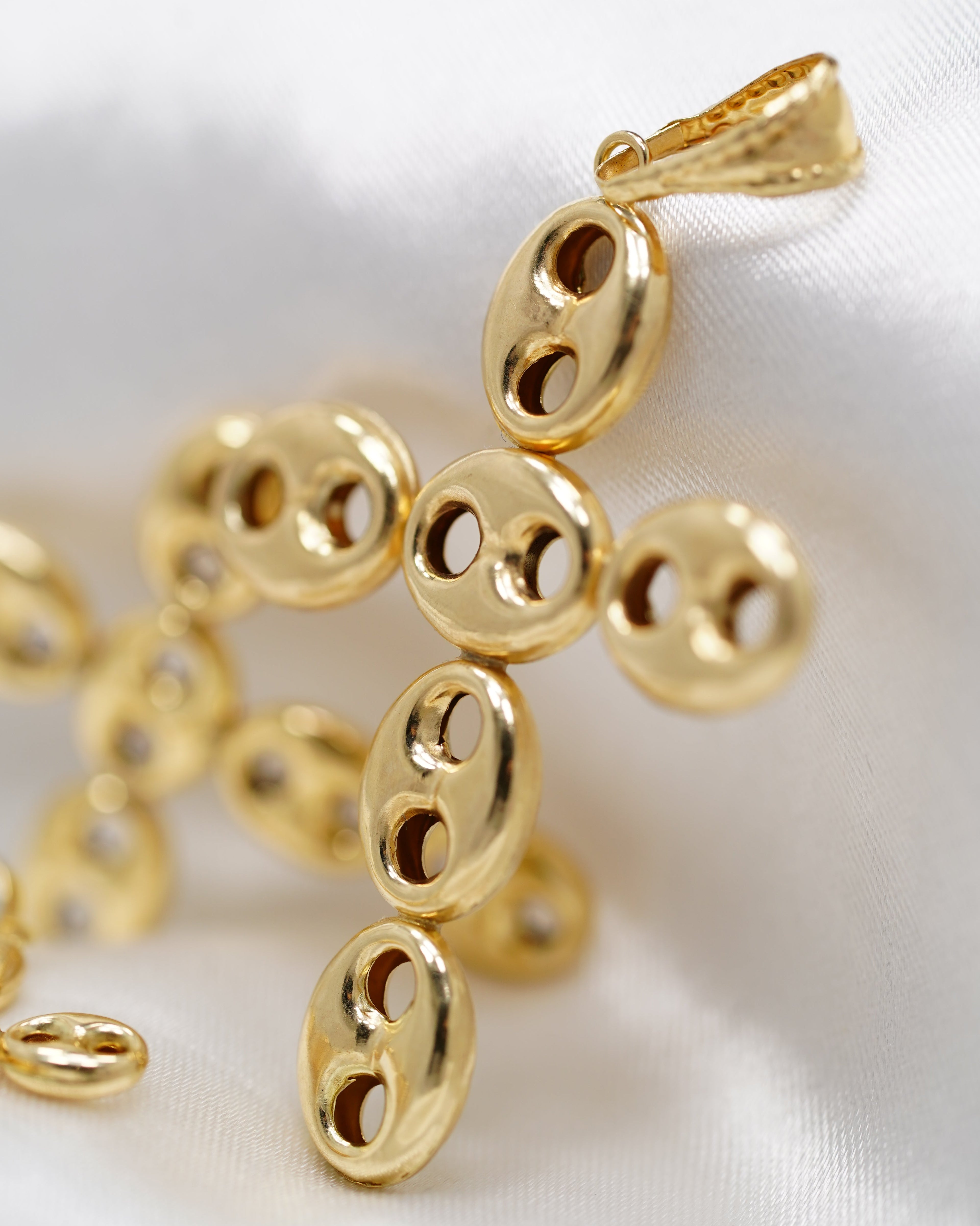 Dije Gucci en Oro 18K | Joyería Dorian