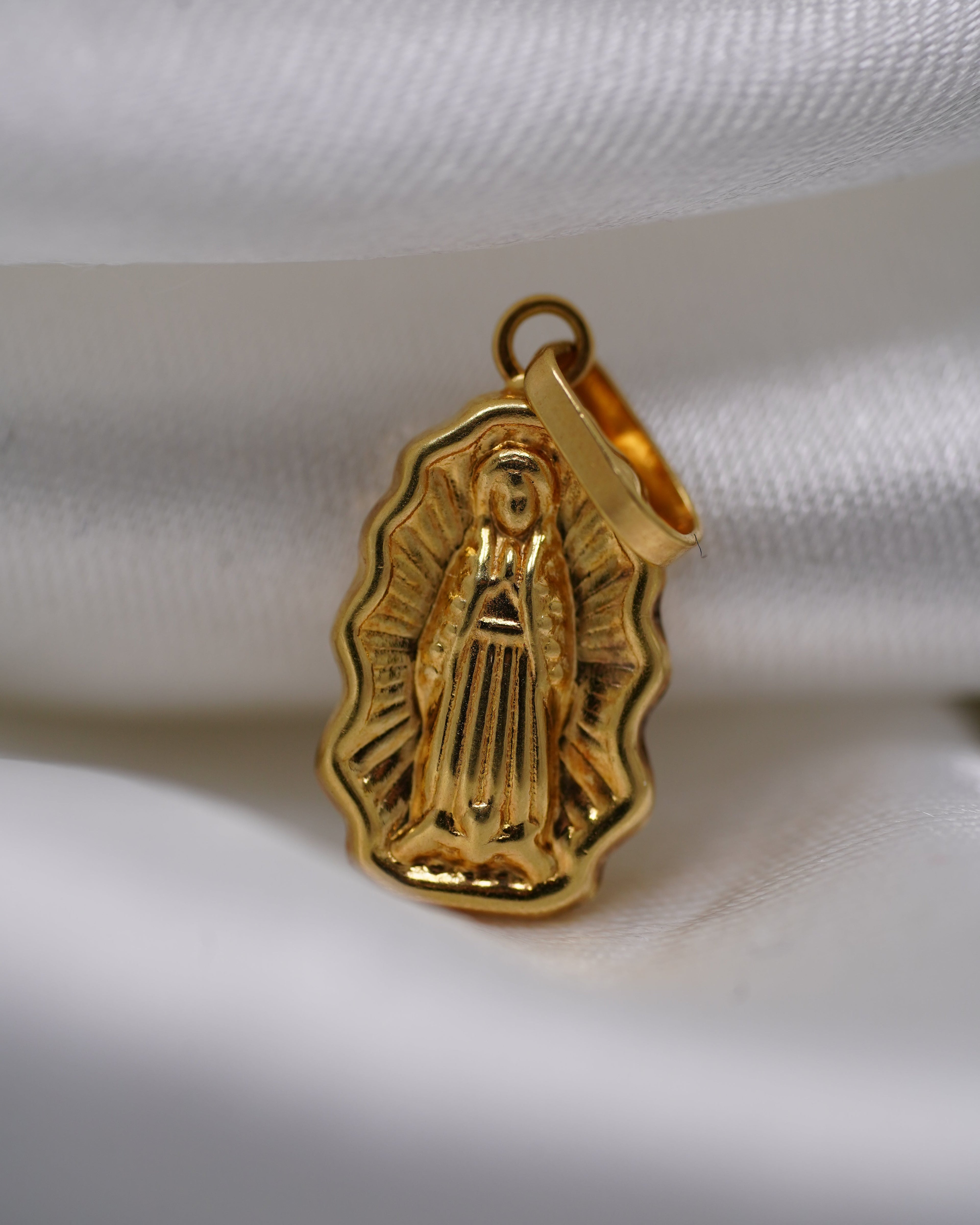 Dije de la Virgen de Guadalupe en Oro 18K