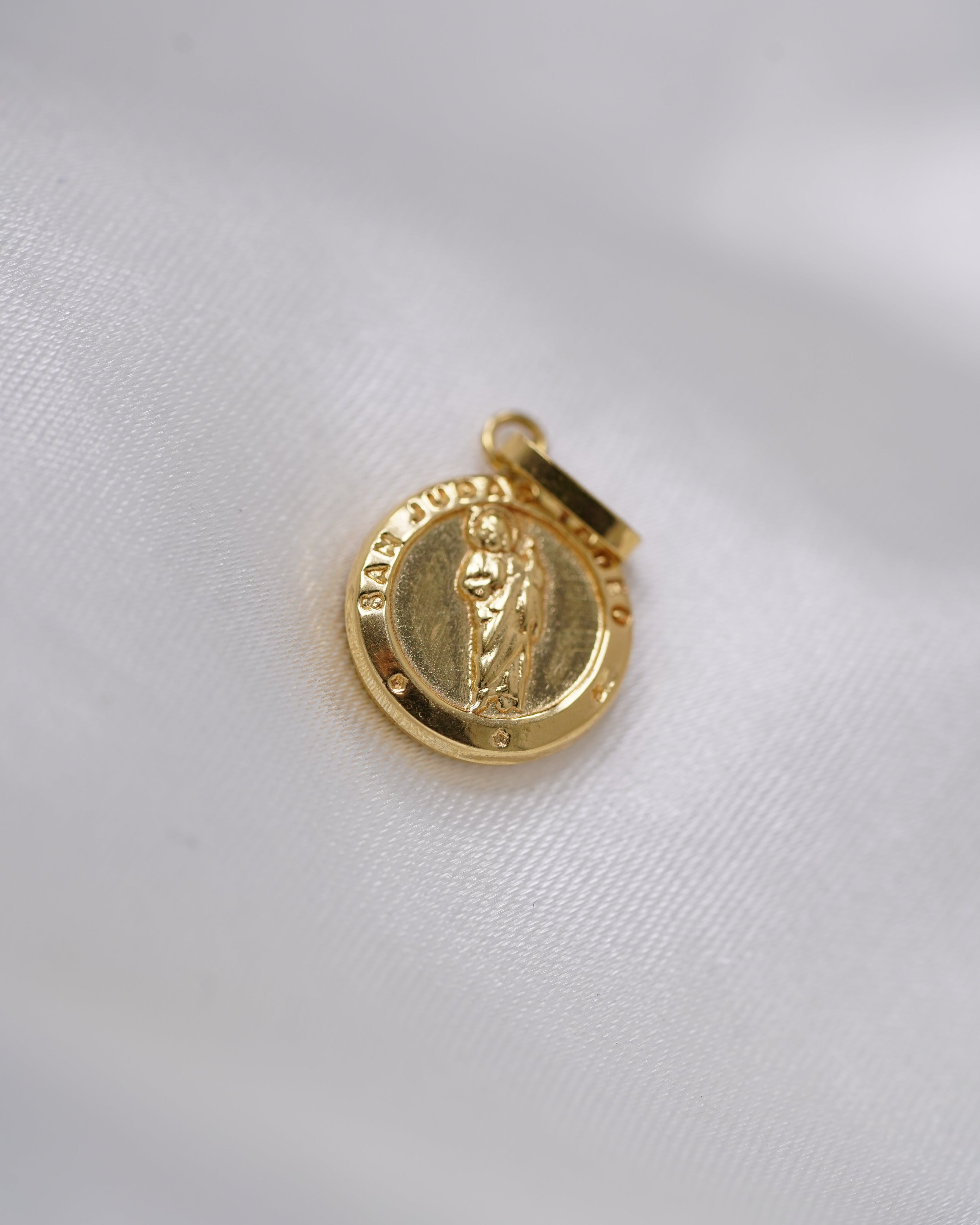 Dije de Jesús Cautivo en Oro 18K