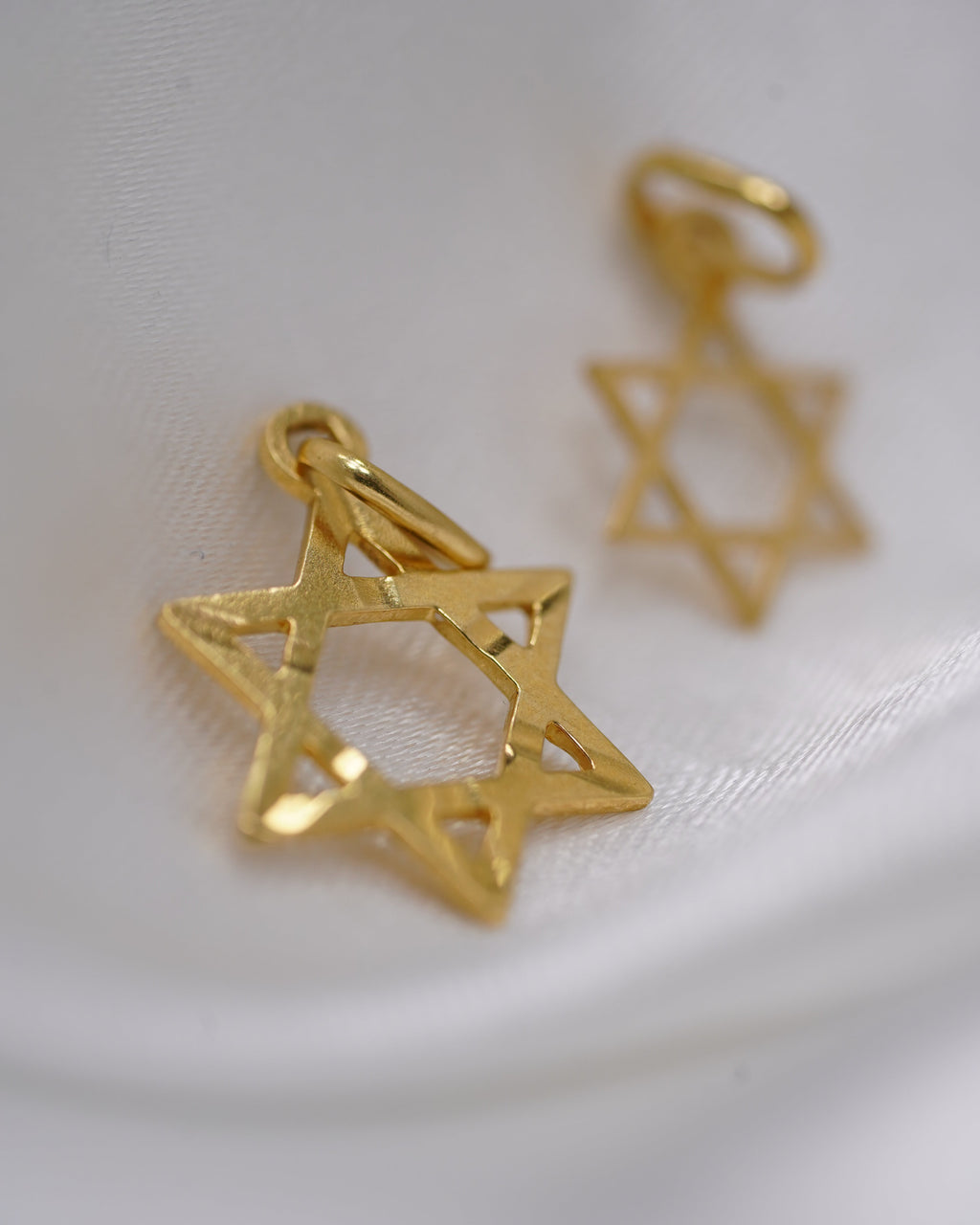 Dije Estrella de David en Oro 18K
