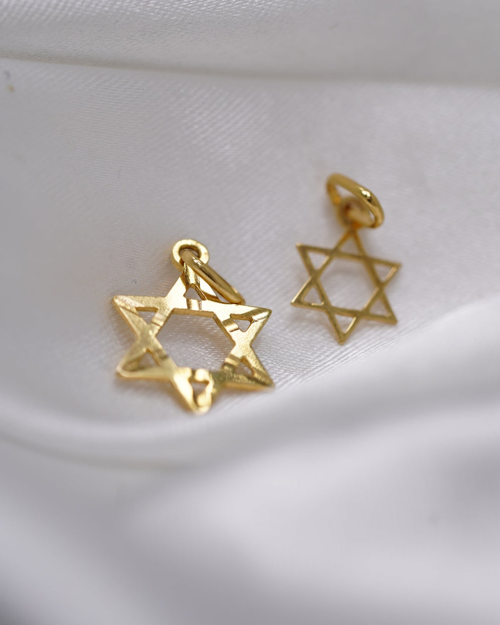 Dije Estrella de David en Oro 18K