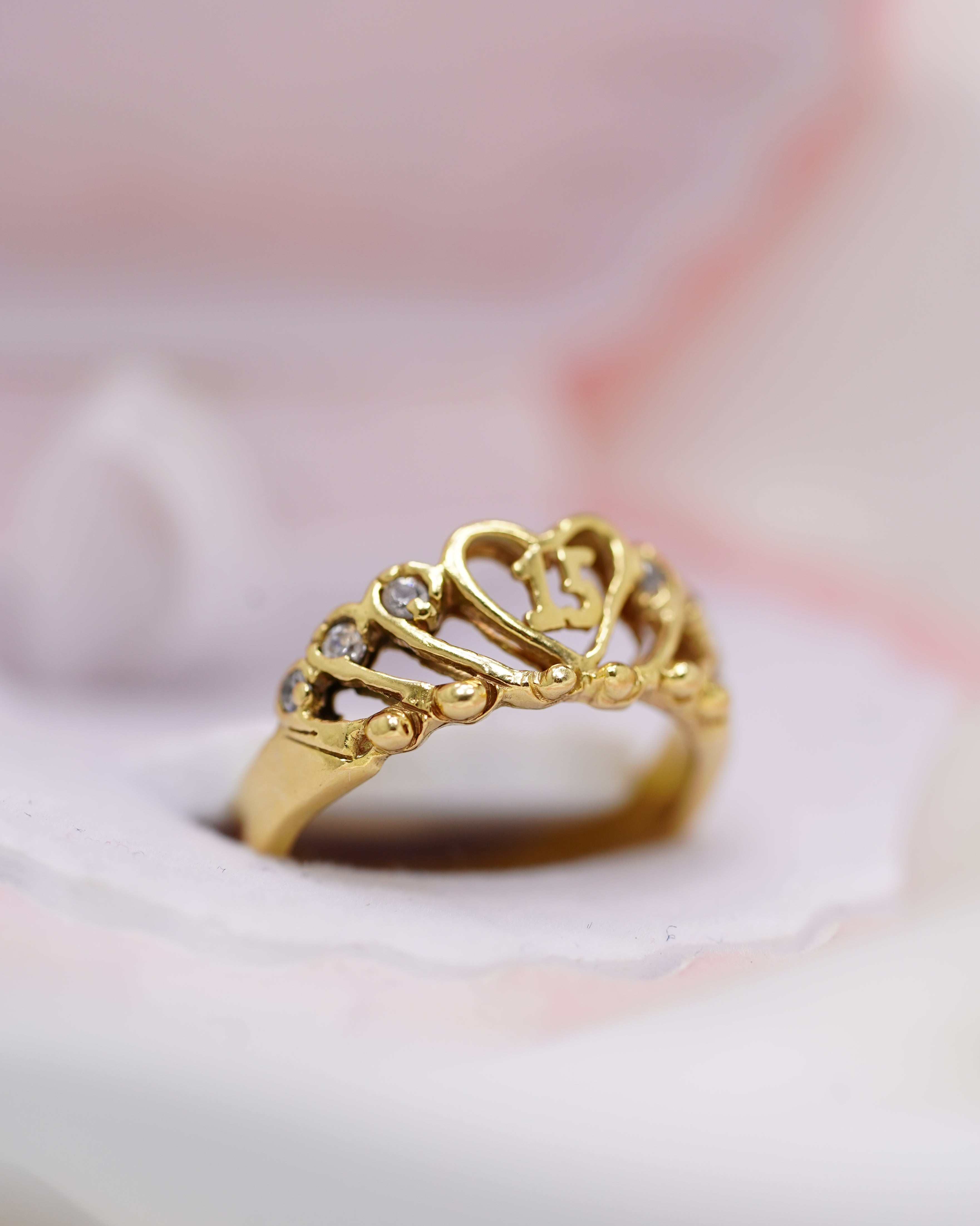 Anillo de 15 Años en Oro 18K – 4.8 Gramos | Elegancia para una Fecha Especial