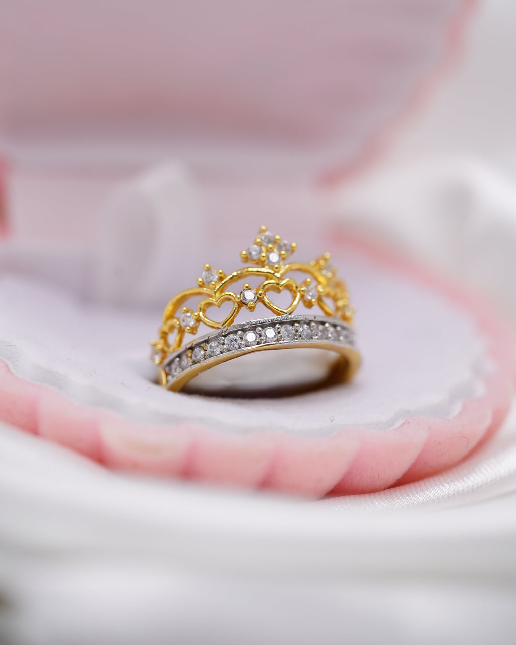 Anillo de 15 Años en Oro 18K – 3.5 Gramos | Delicadeza, Elegancia y un Recuerdo para Toda la Vida