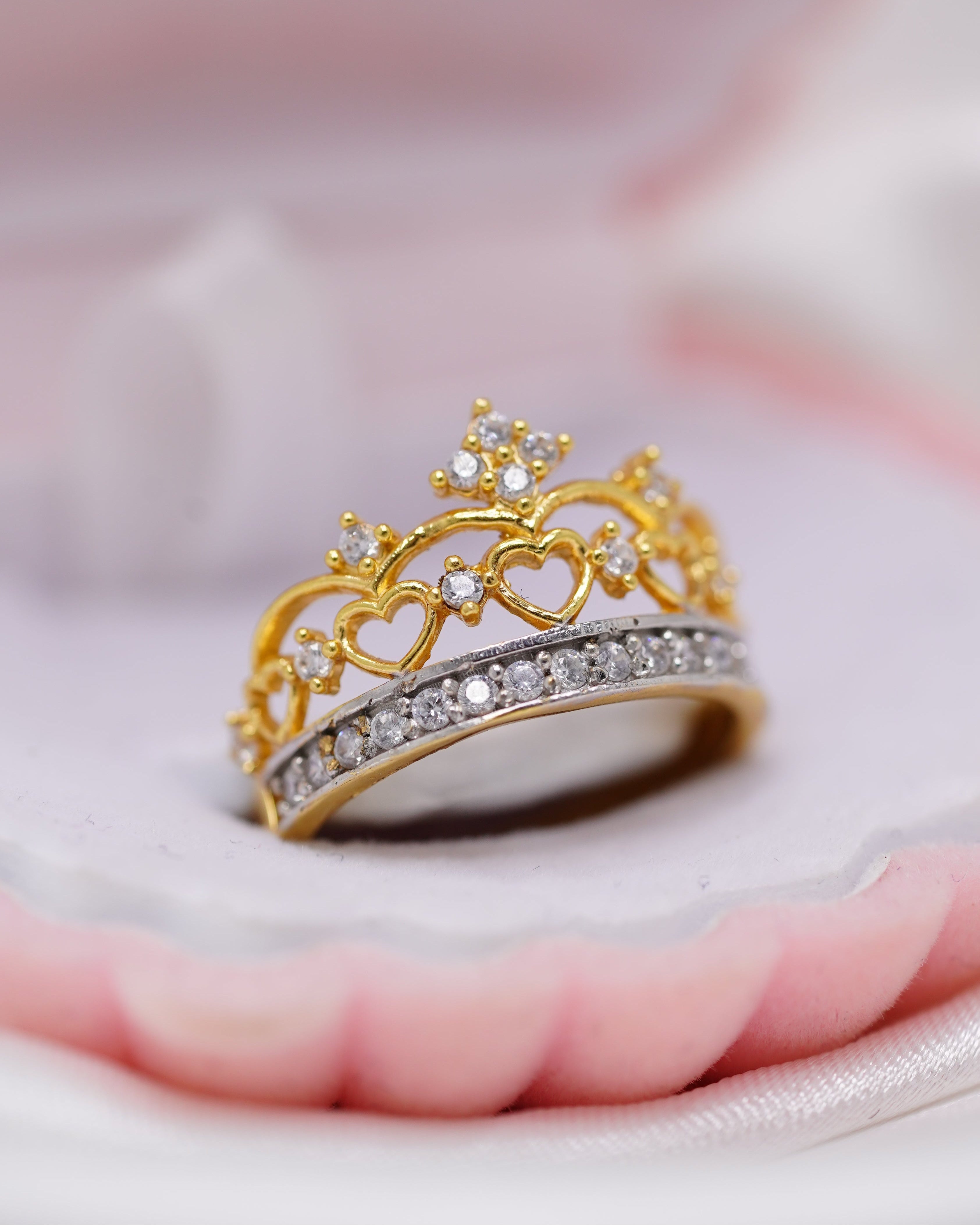 Anillo de 15 Años en Oro 18K – 3.5 Gramos | Delicadeza, Elegancia y un Recuerdo para Toda la Vida