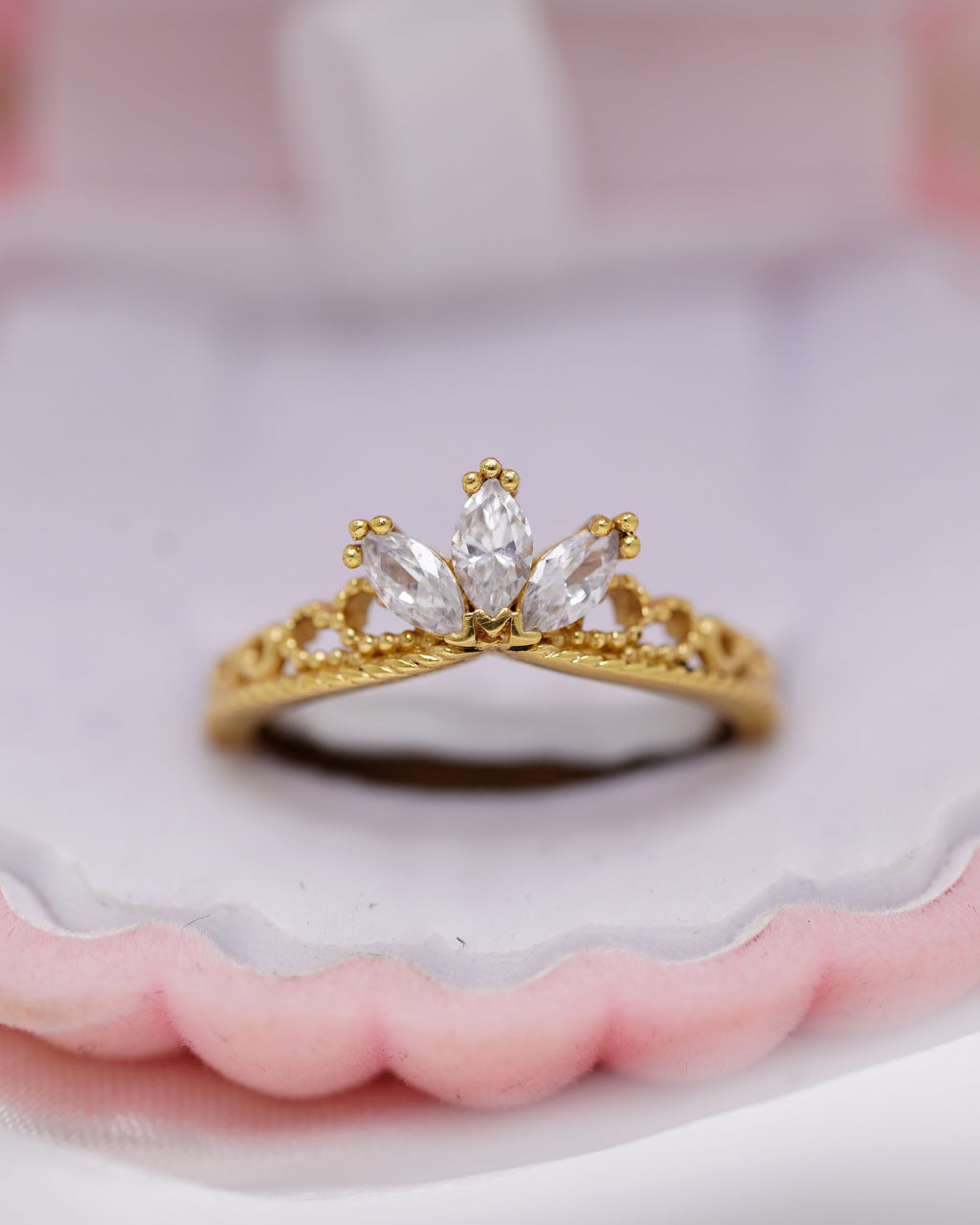 Anillo de 15 Años en Oro 18K – 2.1 Gramos | Un Regalo Inolvidable para una Fecha Especial