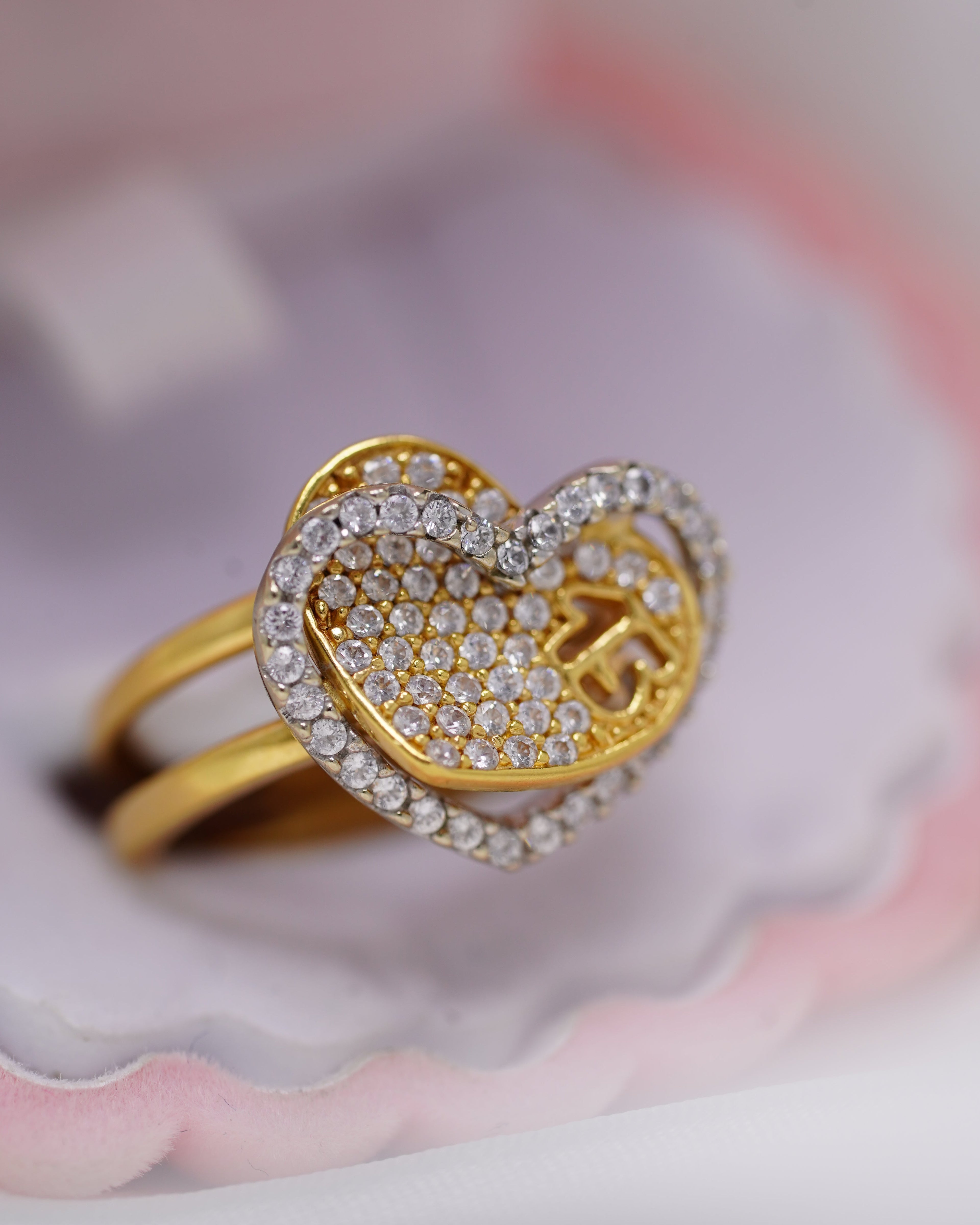 Anillo de 15 Años en Oro 18K – 5.2 Gramos | Lujo, Elegancia y un Recuerdo para Toda la Vida