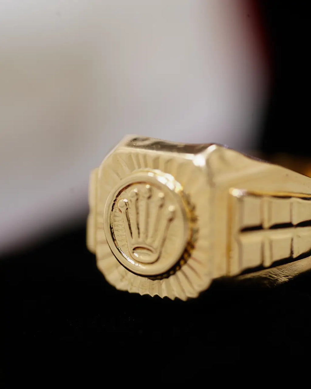 👑 Anillo Caballero Estilo Rolex en Oro 18K – Elegancia y Distinción