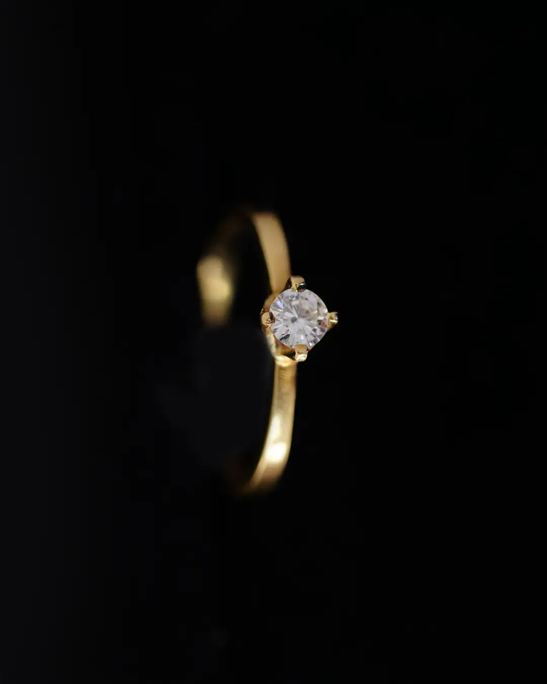 Anillo de Compromiso en Oro 18K con Diamante Natural 0.20 P | Dorian Joyeros