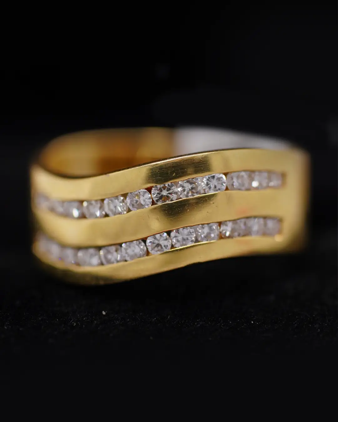 Anillo Solitario en Oro 18K con Diamante Natural 0.74 P