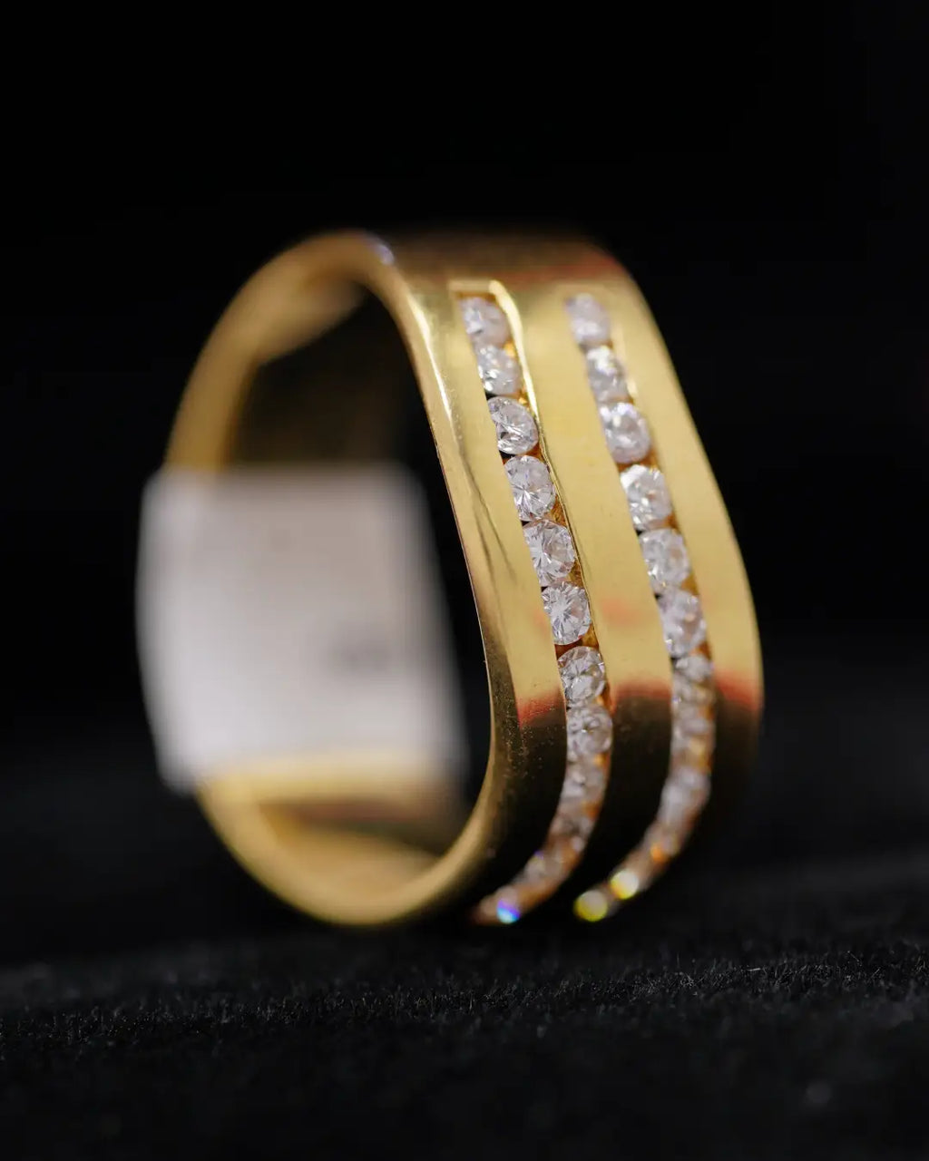 Anillo Solitario en Oro 18K con Diamante Natural 0.74 P