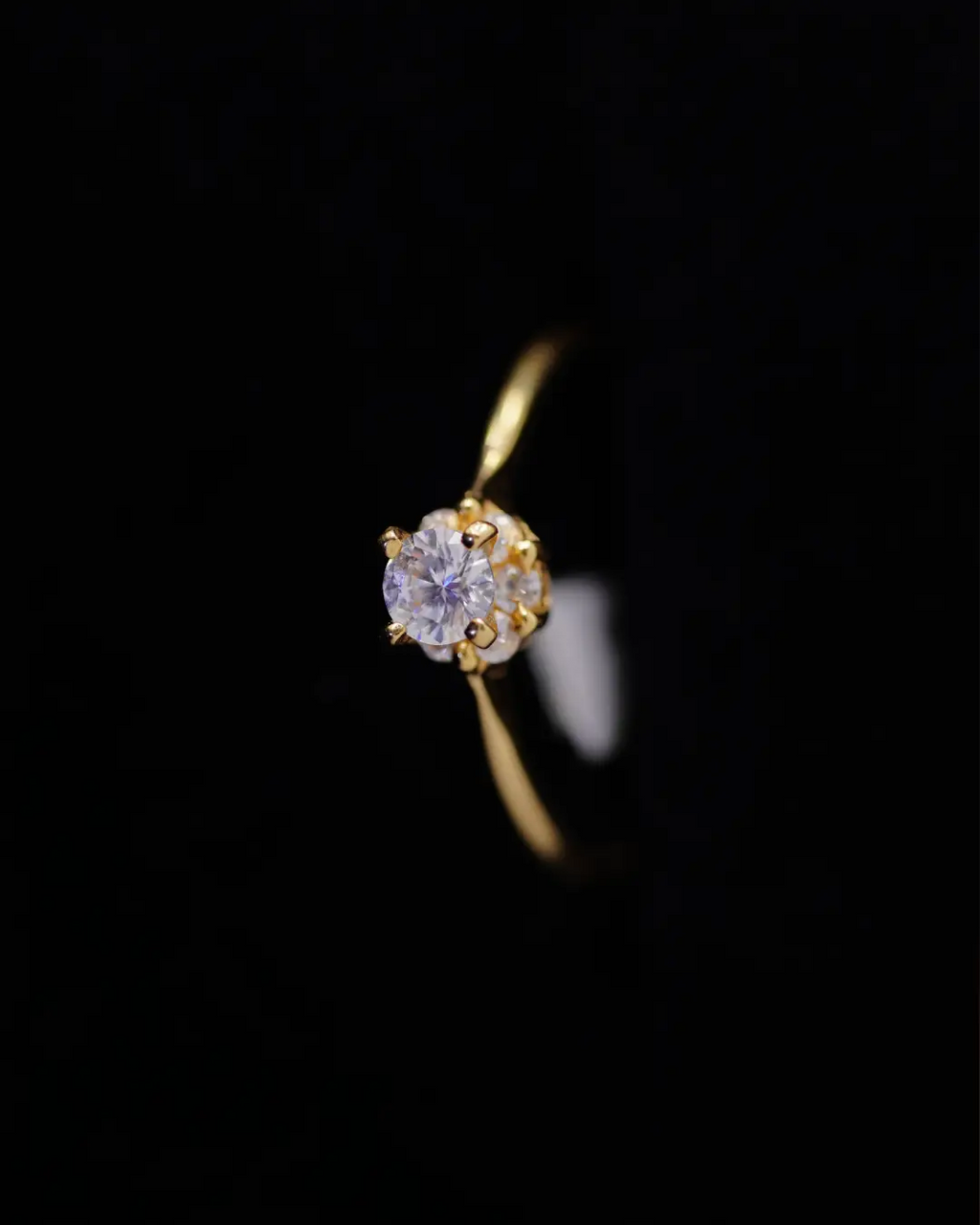 Anillo de Compromiso en Oro 18K con Diamante Natural 0.12 P | Dorian Joyeros